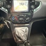 Lancia Ypsilon 1.0 Hybrid Gold+ completa